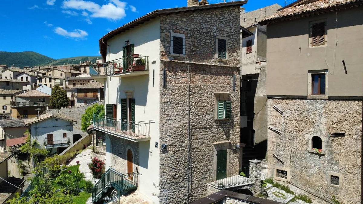 Appartamento in vendita a Monteleone di Spoleto - foto 2