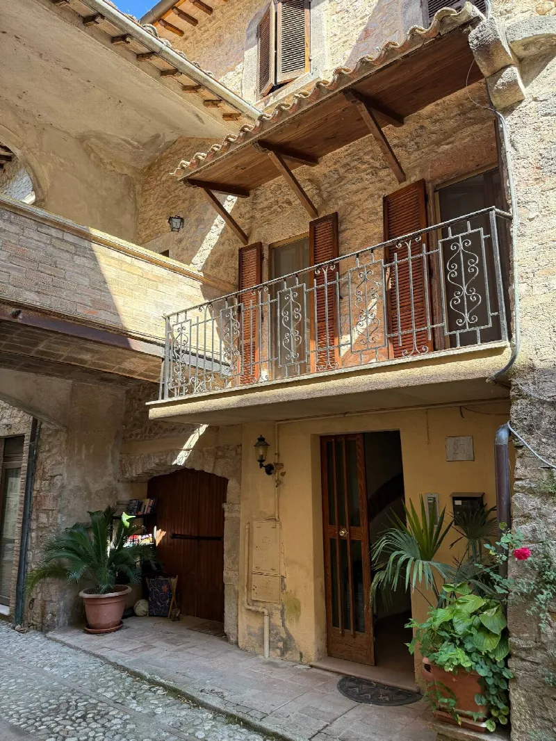 Appartamento in vendita a Scheggino - foto 1