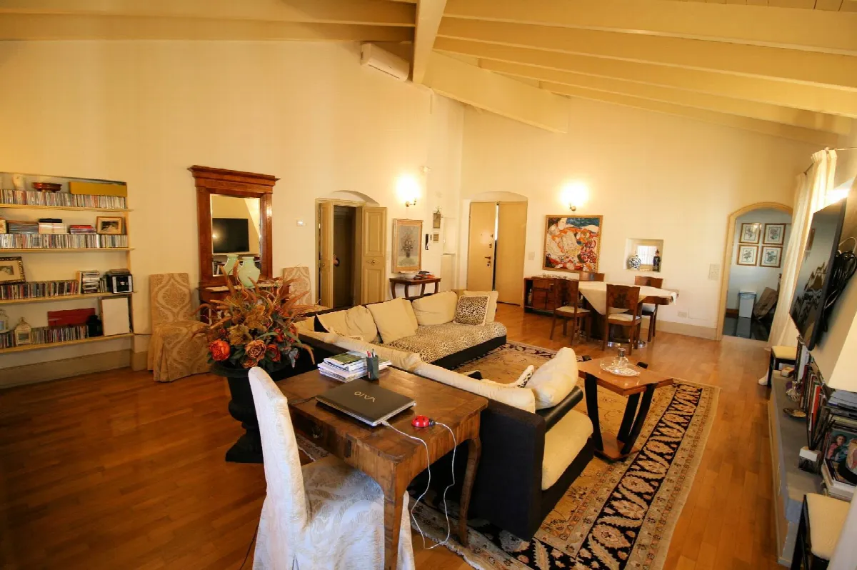 Appartamento in vendita a Pistoia, Centro - foto 2