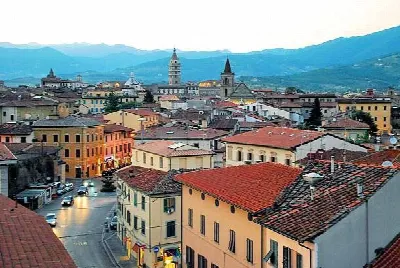 Appartamento in vendita a Pistoia, Centro - foto 2