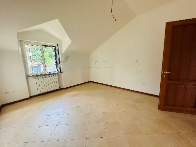 Appartamento in vendita a Villanova d'Albe... - foto 2