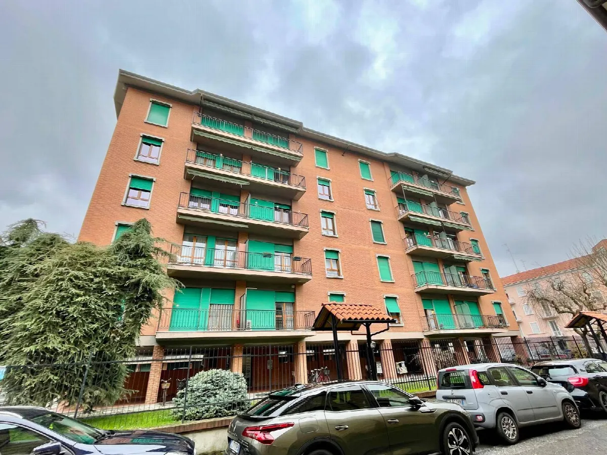 Appartamento in vendita ad Alessandria, Piazza Genova, Ospedale, Borgo Rovereto, Piscina - foto 2