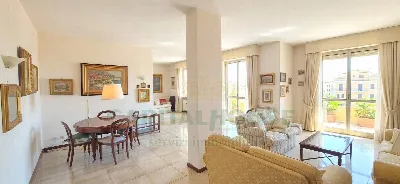 Appartamento in vendita a Caserta, Centro - foto 2