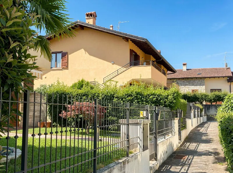 Appartamento in vendita ad Albano Sant'Alessandro - foto 1