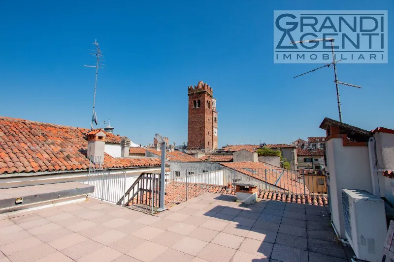 Appartamento in vendita a Verona, Centro - foto 1