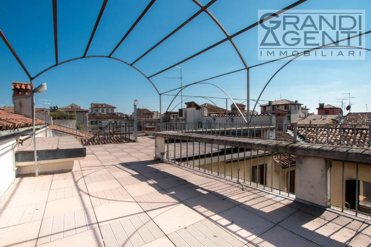 Appartamento in vendita a Verona, Centro - foto 2