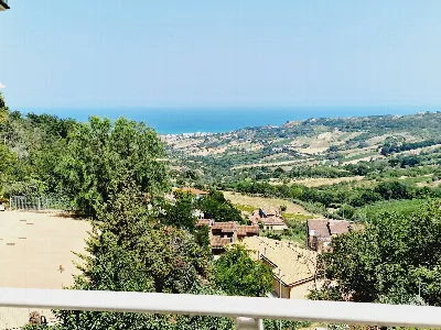 Appartamento in vendita ad Acquaviva Picen... - foto 2