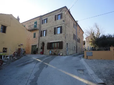 Appartamento in vendita a Monte Roberto - foto 1