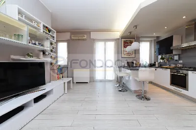 Appartamento in vendita a Milano, Udine, L... - foto 2