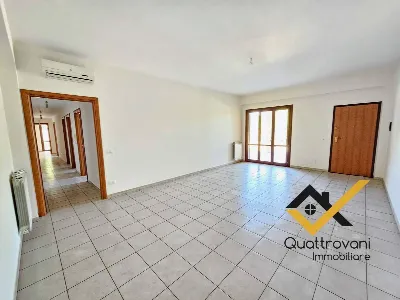 Appartamento in vendita a Gravina di Catan... - foto 1