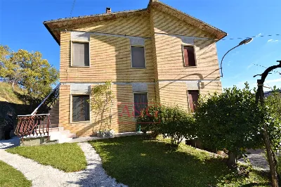 Appartamento in vendita a Montemonaco - foto 1