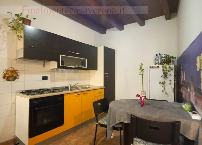 Appartamento in vendita a Verona, Santa Lucia, Golosine, Zona Fiera - foto 1