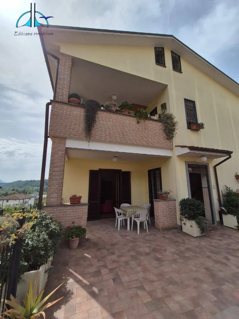 Appartamento in vendita a Fara in Sabina - foto 1