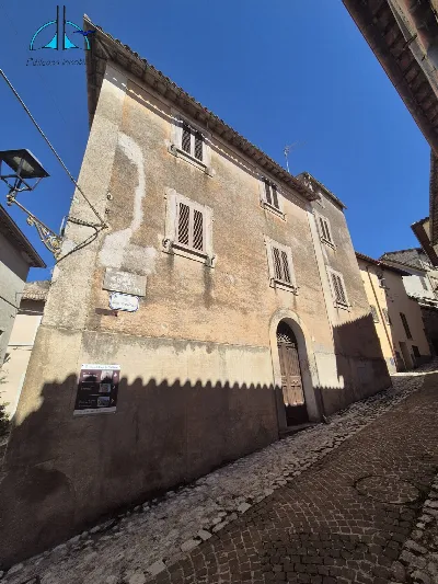 Appartamento a Fara in Sabina