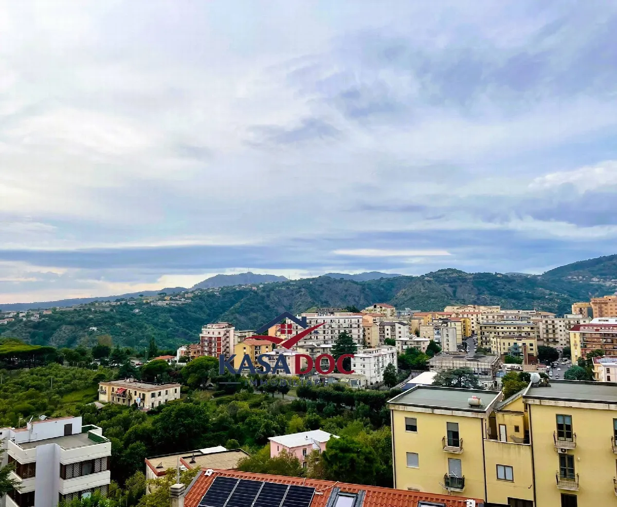 Appartamento in vendita a Catanzaro, Centro Storico, San Leonardo, Stadio, Pontepiccolo - foto 2