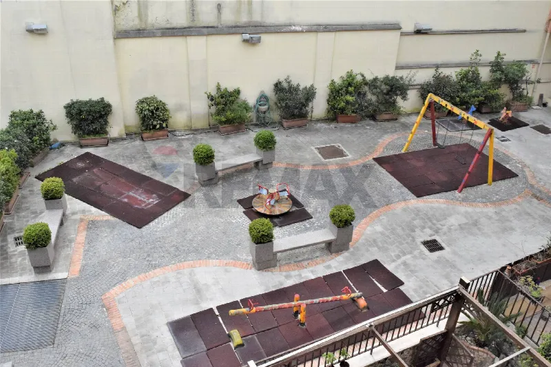 Appartamento in vendita a Napoli, Colli Aminei, Capodimonte, Ponti Rossi - foto 1