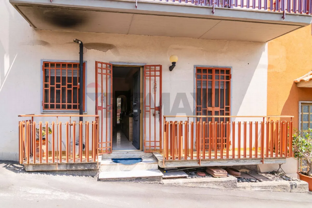 Appartamento in vendita ad Aci Catena - foto 2