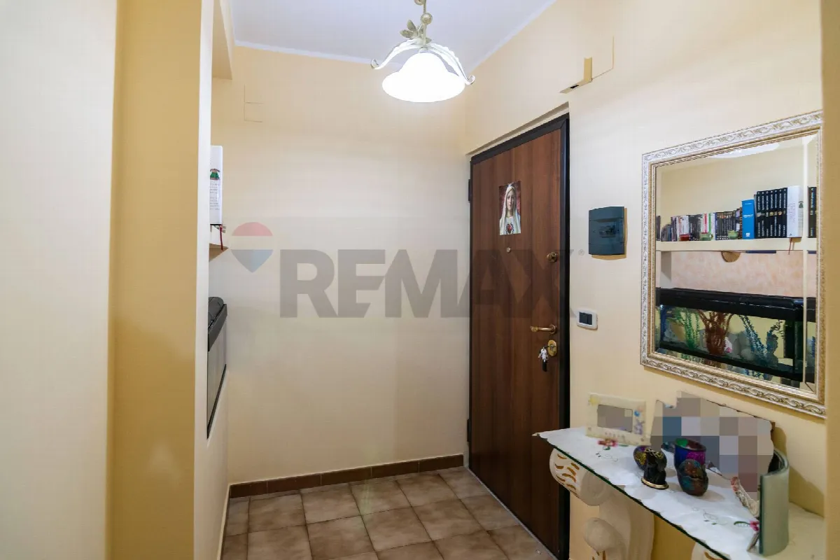Appartamento in vendita ad Aci Sant'Antonio - foto 2