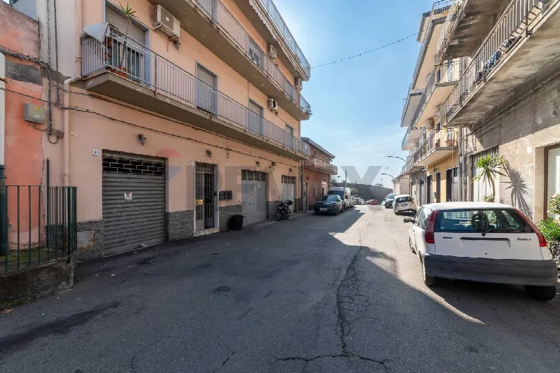 Appartamento in vendita ad Aci Sant'Antonio - foto 1