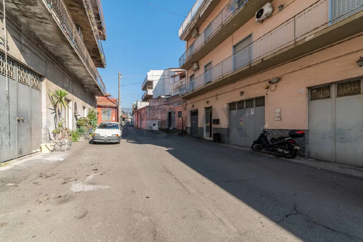 Appartamento in vendita ad Aci Sant'Antonio - foto 2