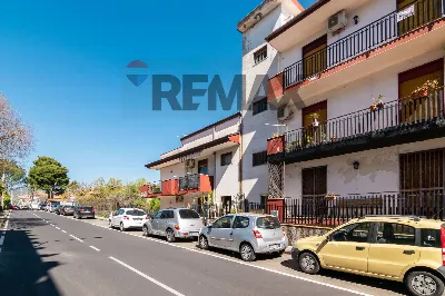 Appartamento in vendita a Aci Sant'Antonio - foto 2