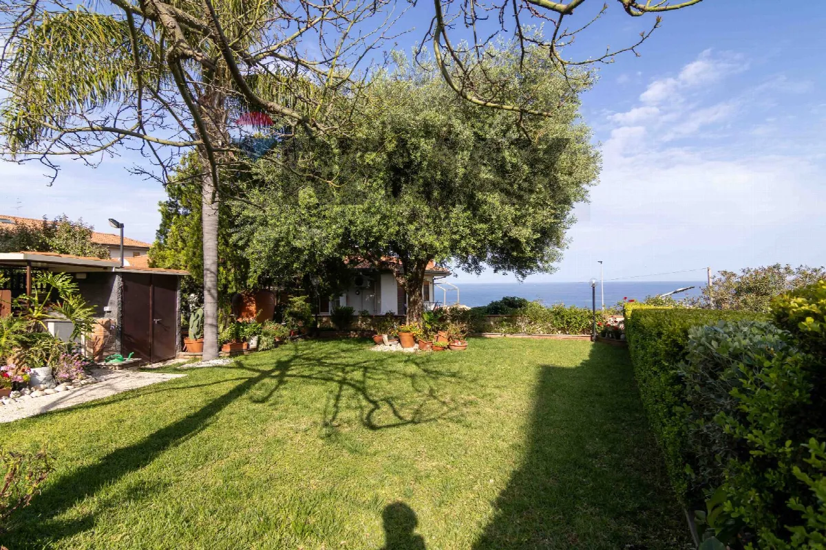 Appartamento in vendita ad Aci Castello - foto 4