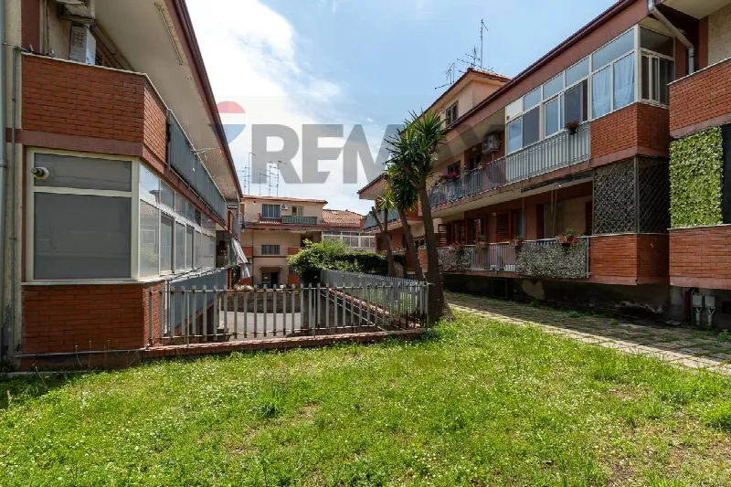 Appartamento in vendita ad Aci Sant'Antonio - foto 1