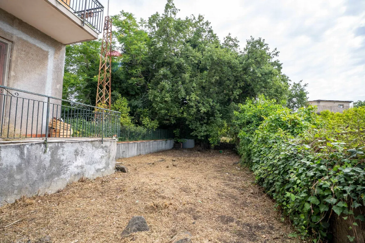 Appartamento in vendita ad Aci Sant'Antonio - foto 2