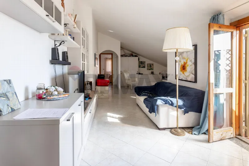 Appartamento in vendita ad Aci Sant'Antonio - foto 1