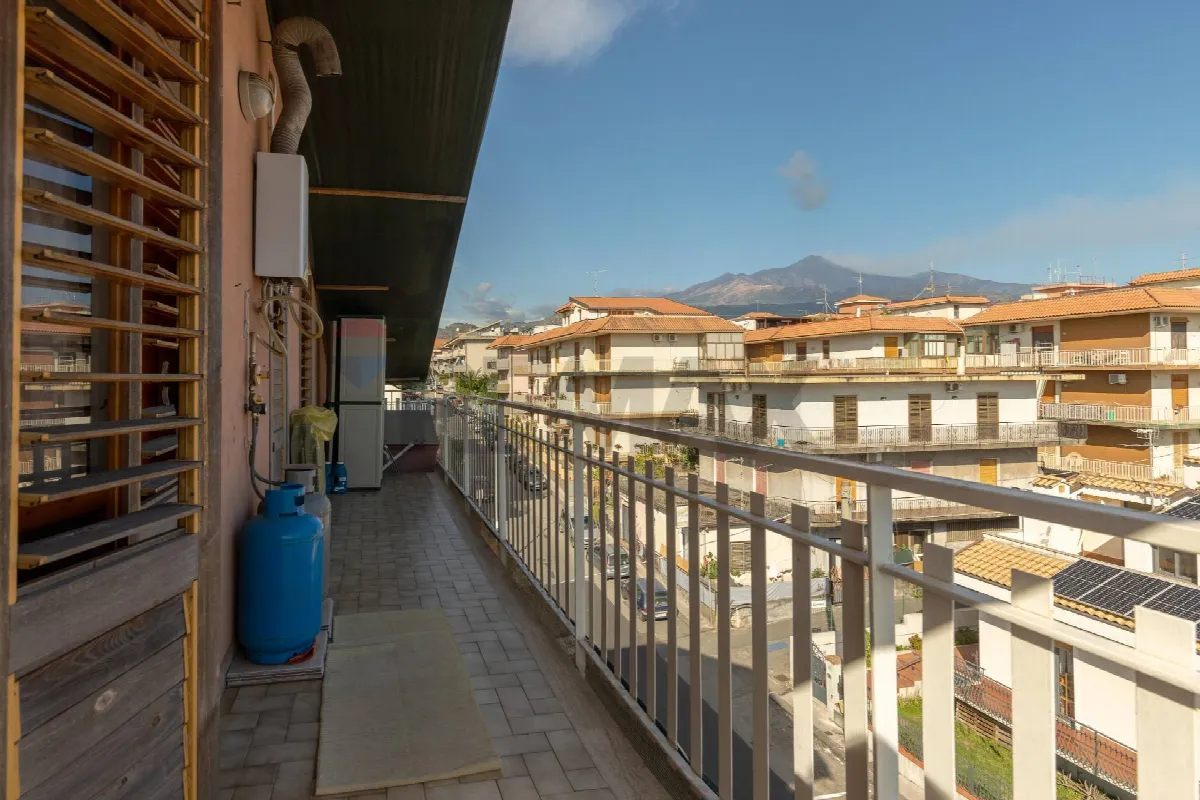 Appartamento in vendita ad Aci Sant'Antonio - foto 2