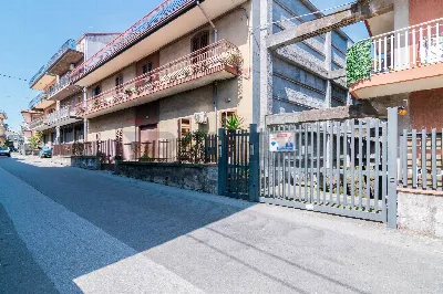 Appartamento in vendita a Aci Sant'Antonio - foto 2