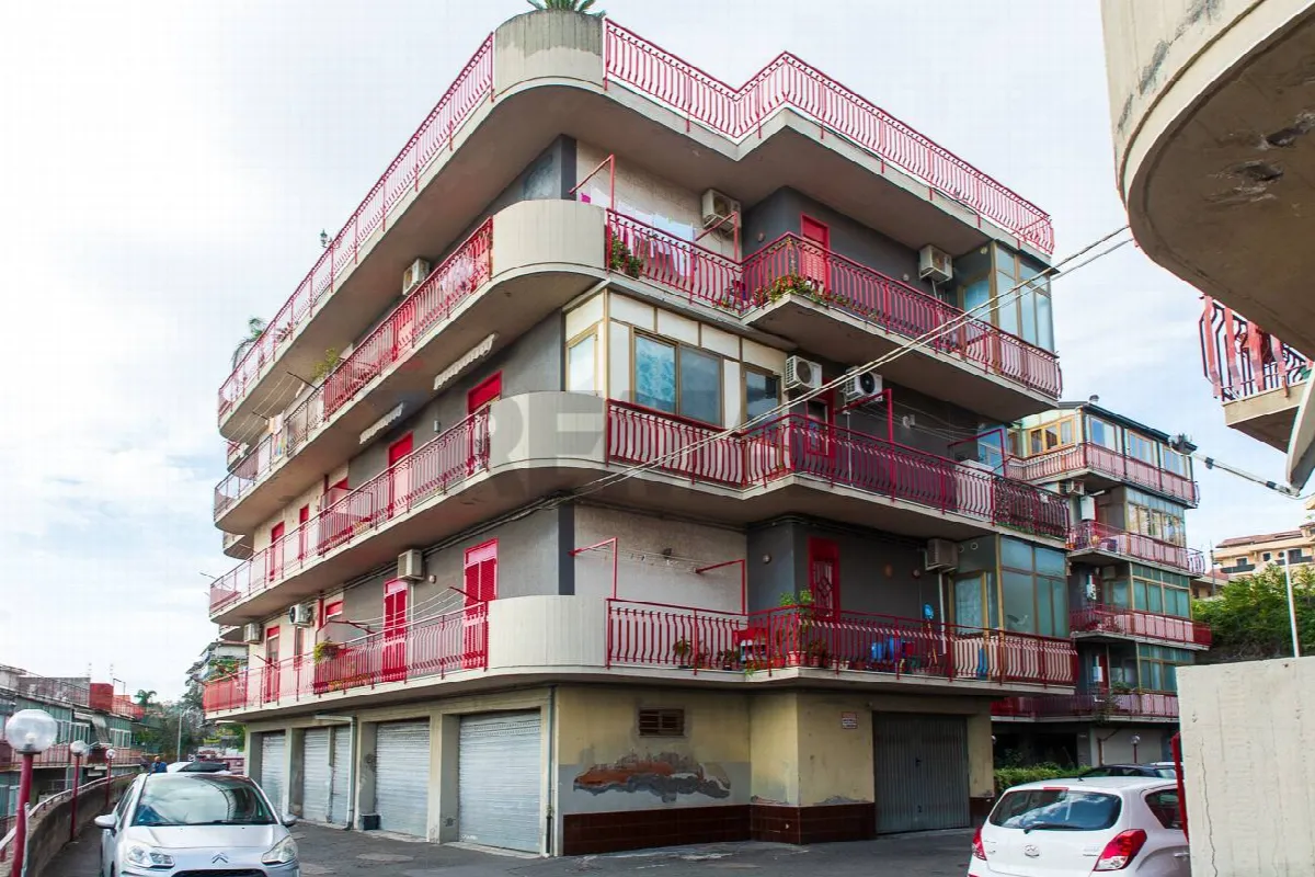 Appartamento in vendita ad Aci Catena - foto 3