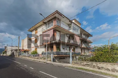 Appartamento in vendita a Fiumefreddo di S... - foto 1
