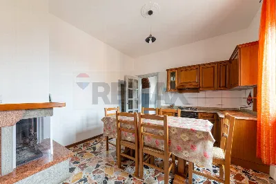 Appartamento in vendita a Castiglion Fiore... - foto 2