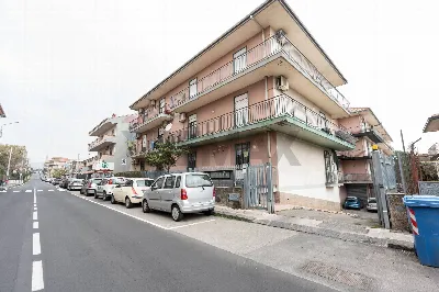 Appartamento in vendita a Aci Sant'Antonio - foto 2