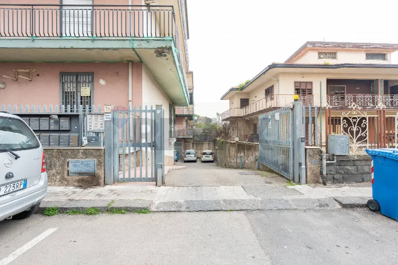 Appartamento in vendita a Aci Sant'Antonio - foto 3