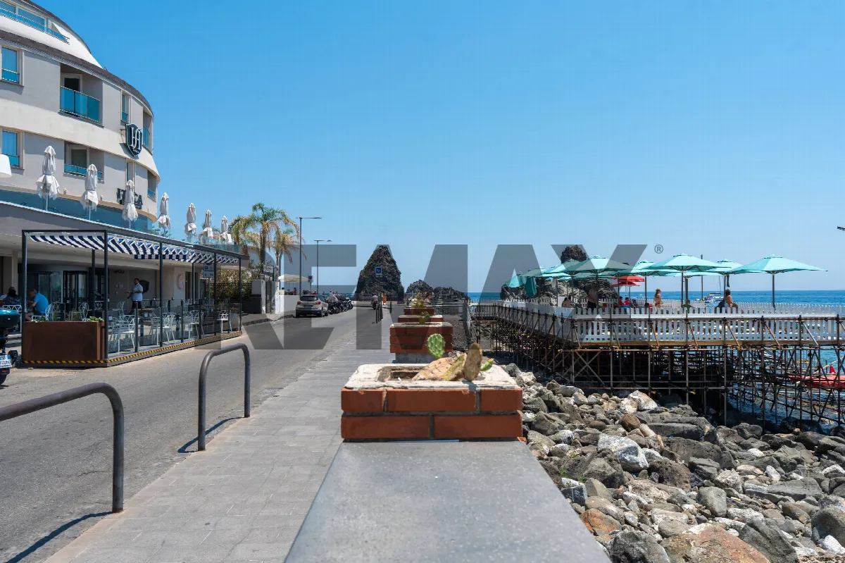 Appartamento in vendita ad Aci Castello - foto 2