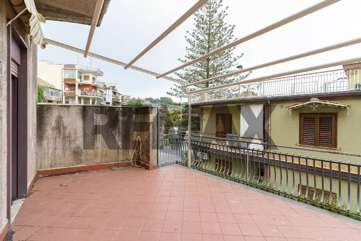 Appartamento in vendita ad Aci Castello - foto 2