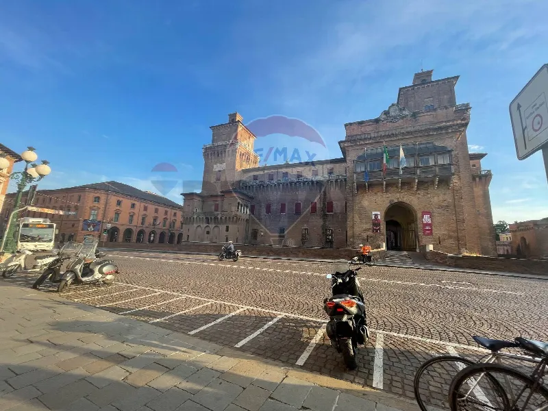Appartamento in vendita a Ferrara, Centro - foto 1