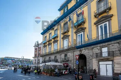 Appartamento in vendita a Napoli, Chiaia, ... - foto 1