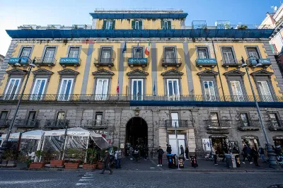 Appartamento in vendita a Napoli, Chiaia, ... - foto 2