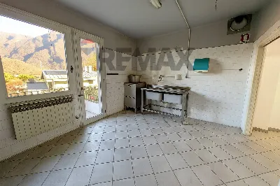 Appartamento in vendita a Darfo Boario Ter... - foto 8