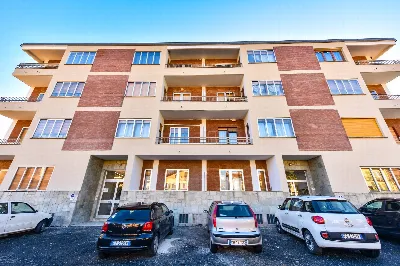 Appartamento in vendita a Sant'Ambrogio di... - foto 2