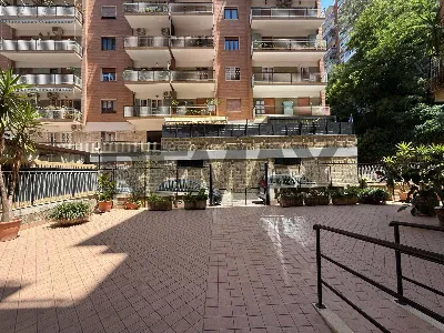 Appartamento in vendita a Napoli, Vomero, ... - foto 2