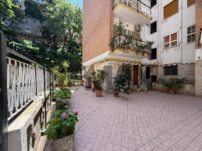 Appartamento in vendita a Napoli, Vomero, ... - foto 3