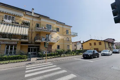 Appartamento in vendita a Romano di Lombar... - foto 2