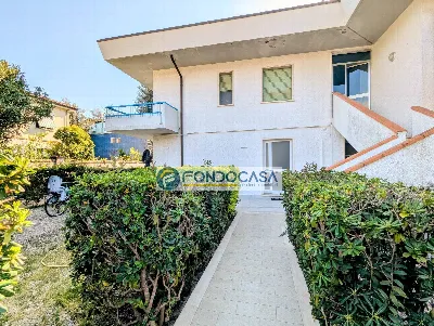 Appartamento in vendita a Massa, Marina di... - foto 2
