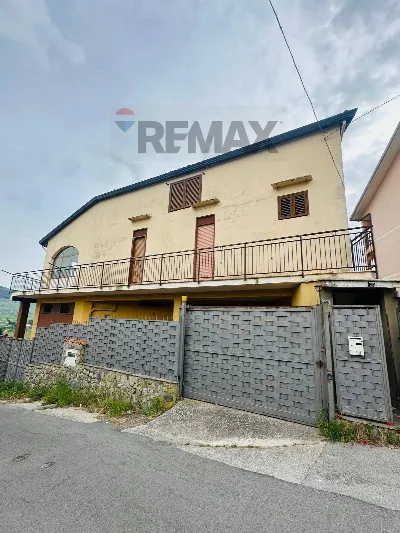 Appartamento a Santa Cristina Gela
