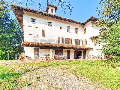 Appartamento a Locate Varesino