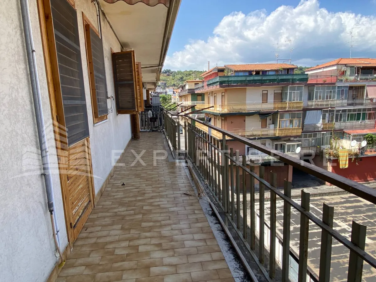 Appartamento in vendita ad Aci Catena - foto 2